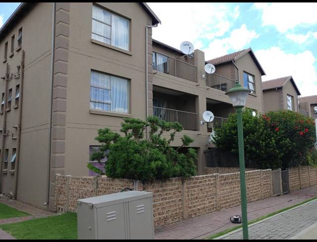 2 BEDROOM PROPERTY TO RENT IN SONNEVELD